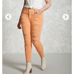 F21+ Distressed jeans